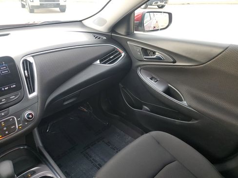 Used 2021 Chevrolet Malibu LT image 11