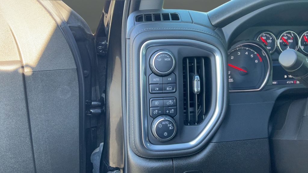 Certified 2021 Chevrolet Silverado 1500 RST AWD/4WD image 30