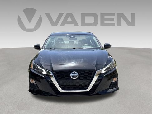 Used 2022 Nissan Altima 2.5 SV FWD image 2