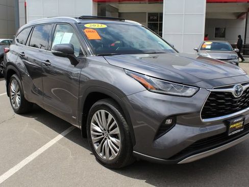 Used 2022 Toyota Highlander Platinum AWD/4WD image 5