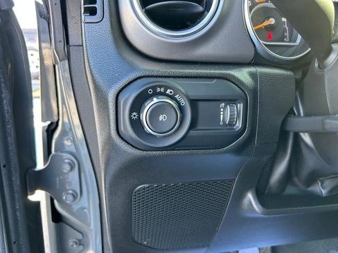 Used 2023 Jeep Wrangler Unlimited Rubicon w/ Steel Bumper Group image 18