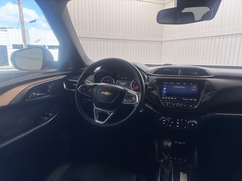 Used 2021 Chevrolet TrailBlazer ACTIV w/ Technology Package FWD image 15