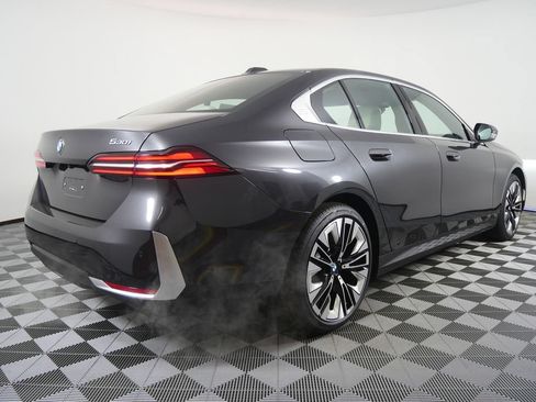 Used 2026 BMW 530i RWD image 3