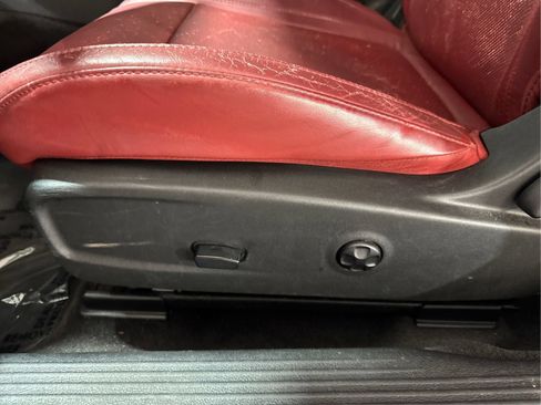 Used 2015 Dodge Challenger SXT Plus w/ Premium Sound Group RWD image 17