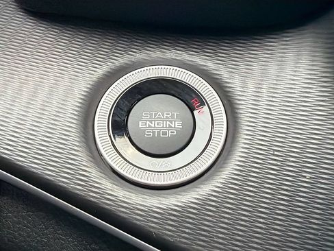 Used 2024 Jeep Grand Cherokee Laredo RWD image 29
