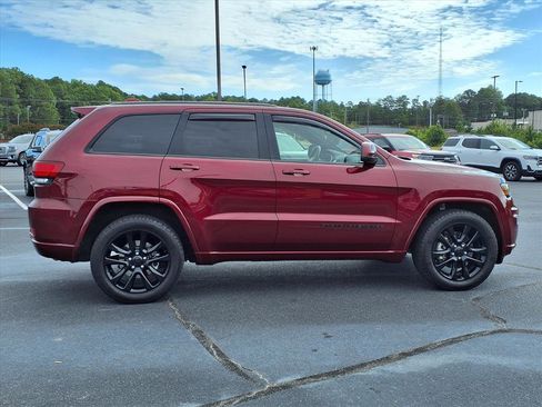 Used 2021 Jeep Grand Cherokee Laredo X image 19