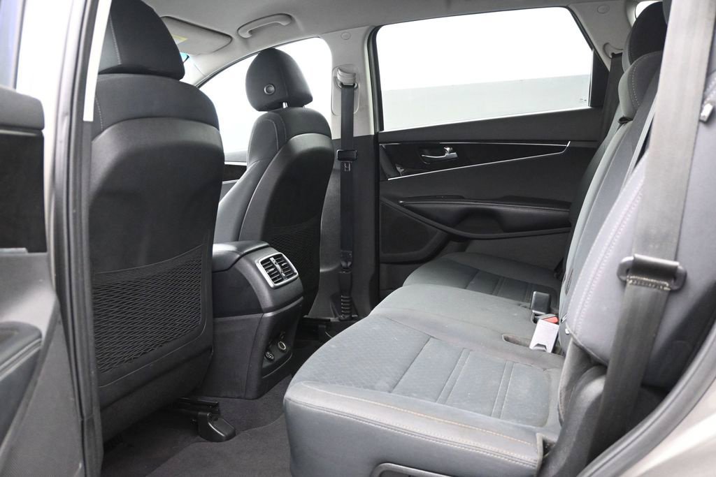 Used 2018 Kia Sorento AWD image 15