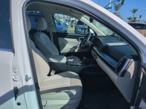 Certified 2025 Kia Sorento S AWD/4WD image 31