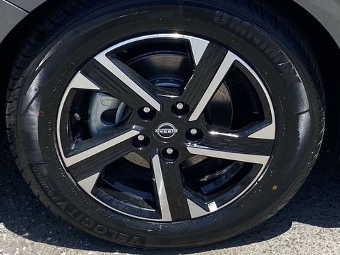 Certified 2025 Nissan Sentra SV FWD image 8