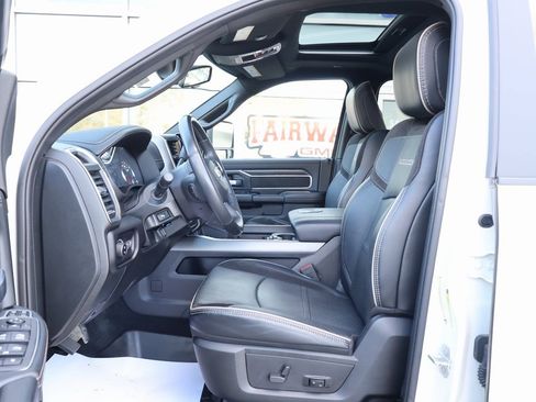 Used 2023 RAM 2500 Laramie w/ Night Edition image 13