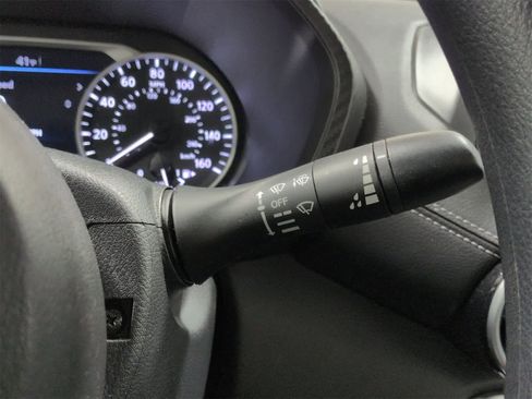 Used 2025 Nissan Sentra SV image 26