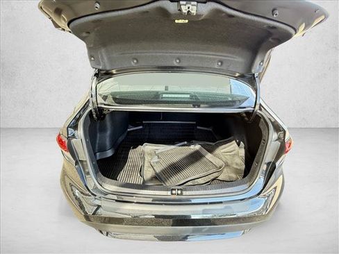Used 2022 Toyota Corolla LE w/ LE Convenience Package FWD image 13
