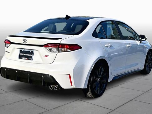 Used 2025 Toyota Corolla SE image 12
