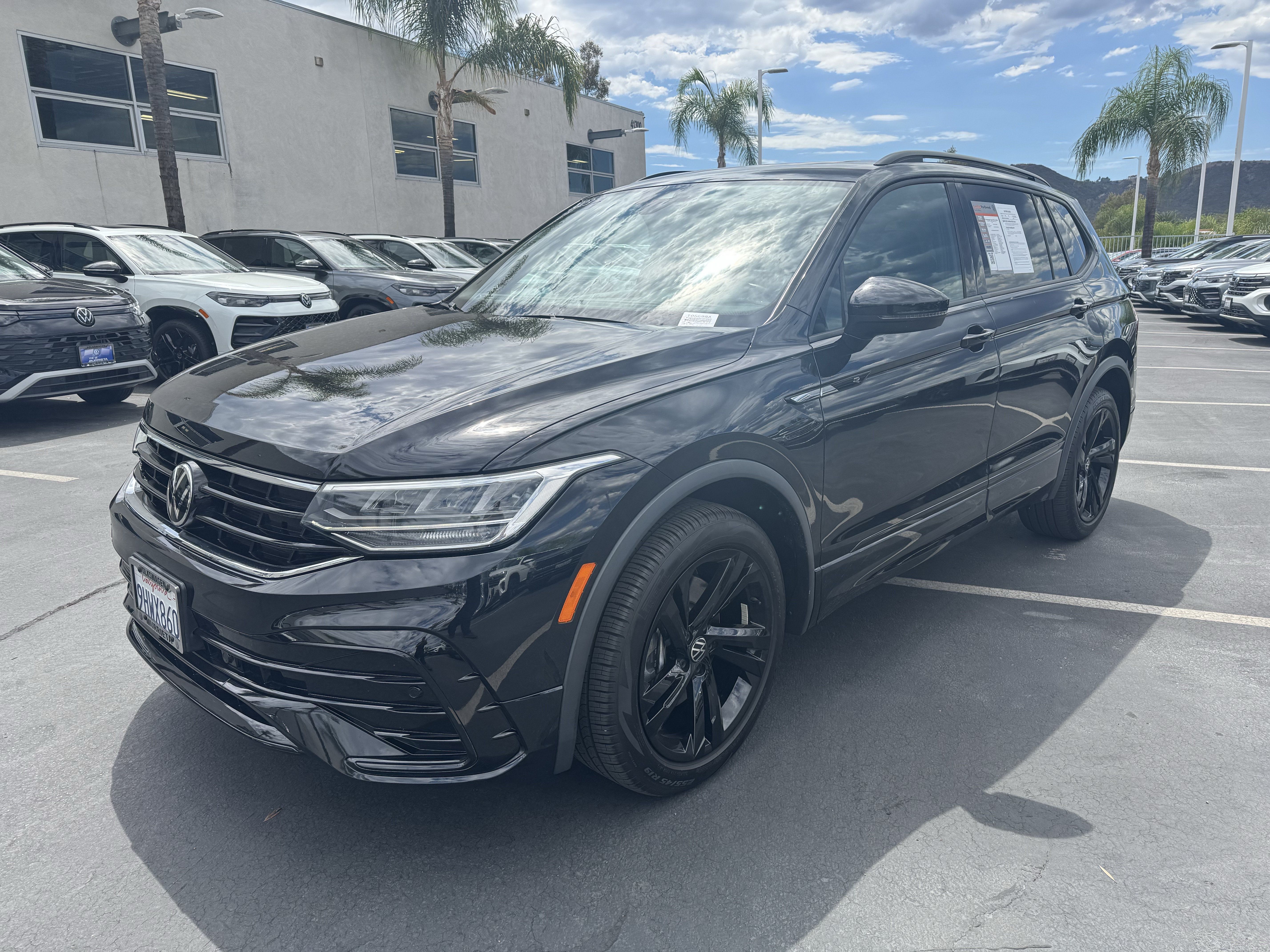 Certified 2023 Volkswagen Tiguan SE R-Line FWD image 4