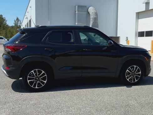 Used 2025 Chevrolet TrailBlazer LT FWD image 9