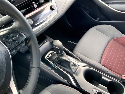 Used 2025 Toyota Corolla SE FWD image 16