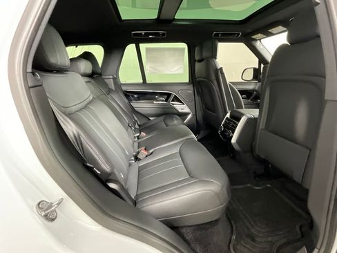 Used 2025 Land Rover Range Rover SE image 23