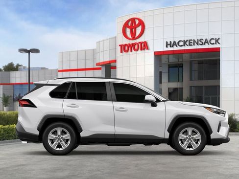 Used 2025 Toyota RAV4 XLE image 12