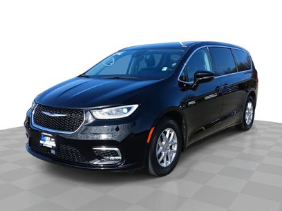 Used 2024 Chrysler Pacifica Touring-L