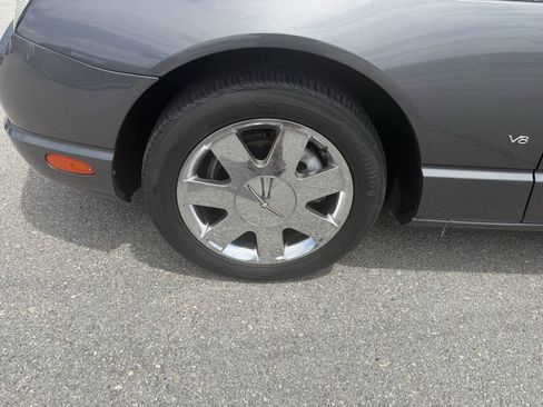 Used 2003 Ford Thunderbird RWD image 16