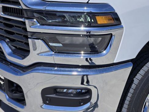 New 2026 RAM 2500 Tradesman AWD/4WD image 7