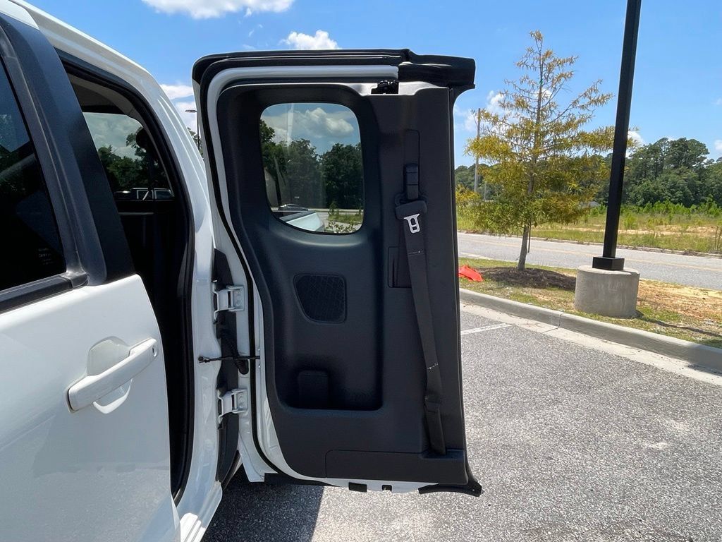 Used 2025 Nissan Frontier SV RWD image 52