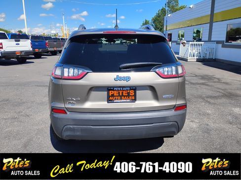 Used 2019 Jeep Cherokee Latitude w/ Popular Appearance Group AWD/4WD image 3