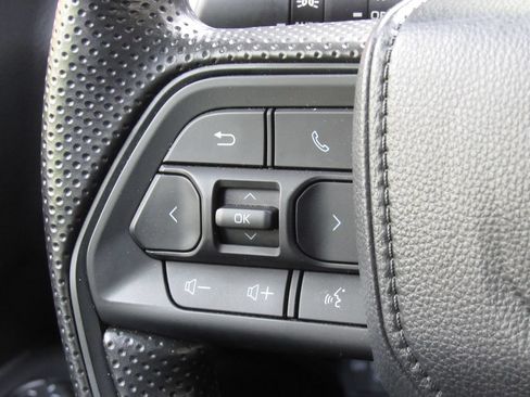 Certified 2025 Toyota Tacoma SR5 AWD/4WD image 26