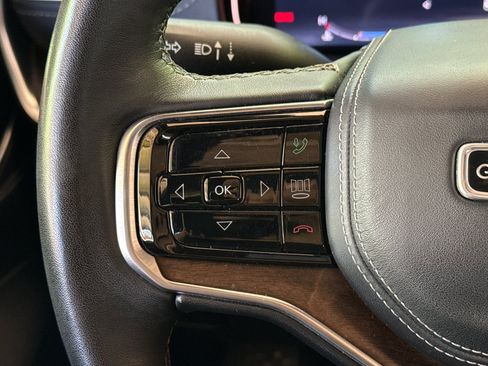 Used 2023 Jeep Grand Wagoneer Series II AWD/4WD image 32