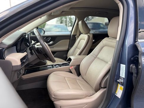 Used 2022 Lincoln Corsair AWD w/ Premium Package image 23