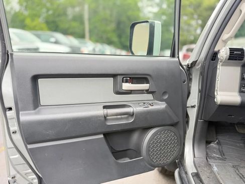 Used 2011 Toyota FJ Cruiser 4WD w/ Upgrade Pkg image 27