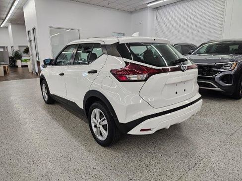 Used 2021 Nissan Kicks S FWD image 6