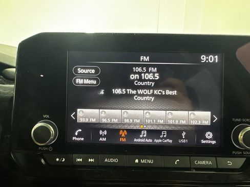 Used 2025 Nissan Pathfinder SV AWD/4WD image 3