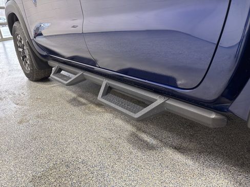 Used 2023 Nissan Frontier PRO-4X w/ Technology Package image 9