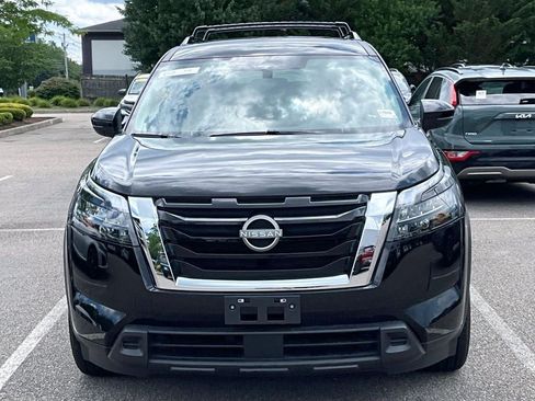Used 2024 Nissan Pathfinder SV w/ Cargo Package AWD/4WD image 2