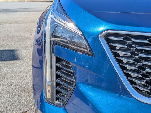 Used 2019 Cadillac XT4 Premium Luxury image 10