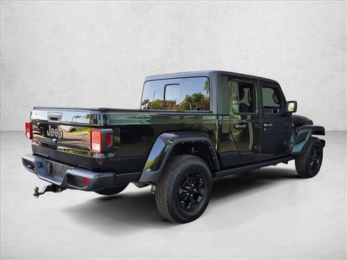Used 2023 Jeep Gladiator Sport AWD/4WD image 5