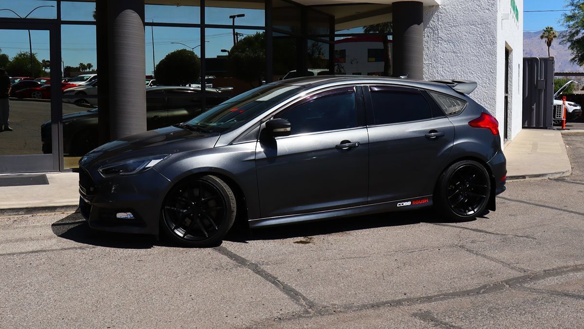 Used 2018 Ford Focus ST FWD image 4