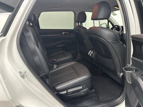 Used 2023 Kia Sorento EX AWD/4WD image 25