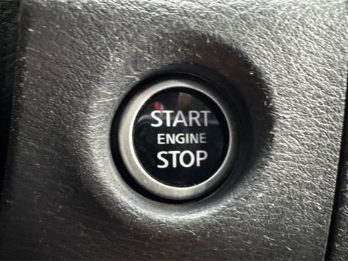 Used 2023 Nissan Frontier SV image 34