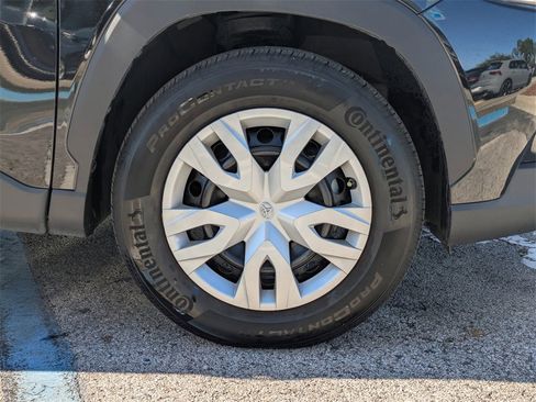 Used 2023 Toyota Corolla Cross L image 11