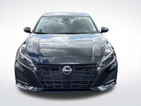 Used 2025 Nissan Altima 2.5 SV image 10