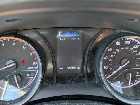Used 2022 Toyota Camry SE FWD image 11