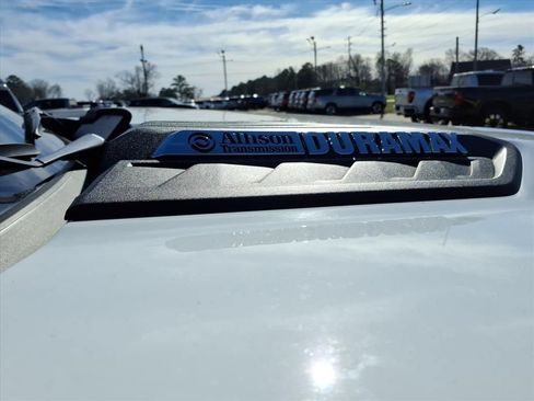 Used 2025 Chevrolet Silverado 3500 LT image 11