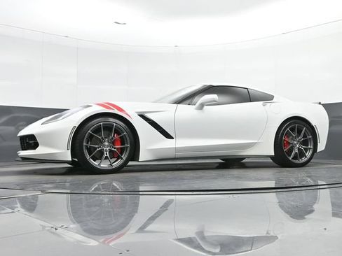 Used 2017 Chevrolet Corvette Stingray Coupe w/ 1LT RWD image 39
