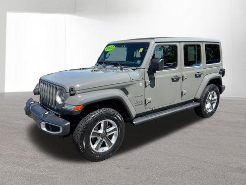 Used 2022 Jeep Wrangler Unlimited Sahara w/ LED Lighting Group AWD/4WD image 7