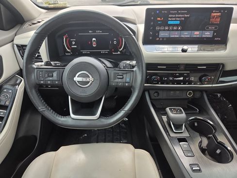 Used 2024 Nissan Rogue SL w/ SL Premium Package FWD image 22