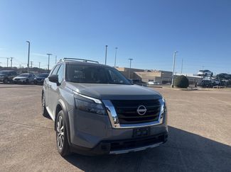Certified 2025 Nissan Pathfinder Platinum video 2