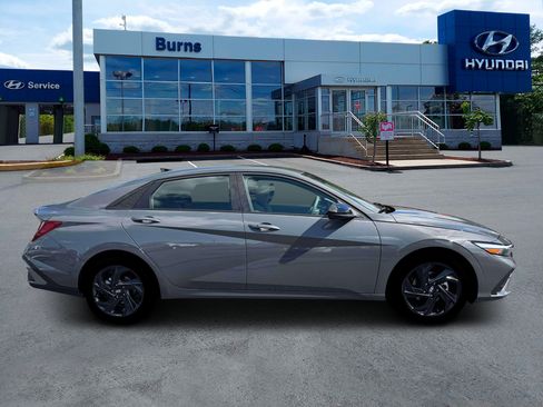 New 2026 Hyundai Elantra Sport FWD image 9