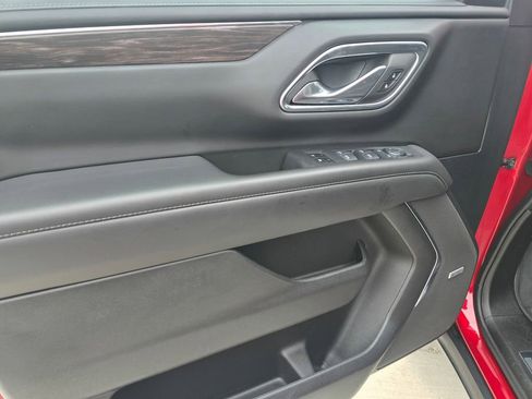 Used 2024 Chevrolet Tahoe Z71 w/ Luxury Package image 24